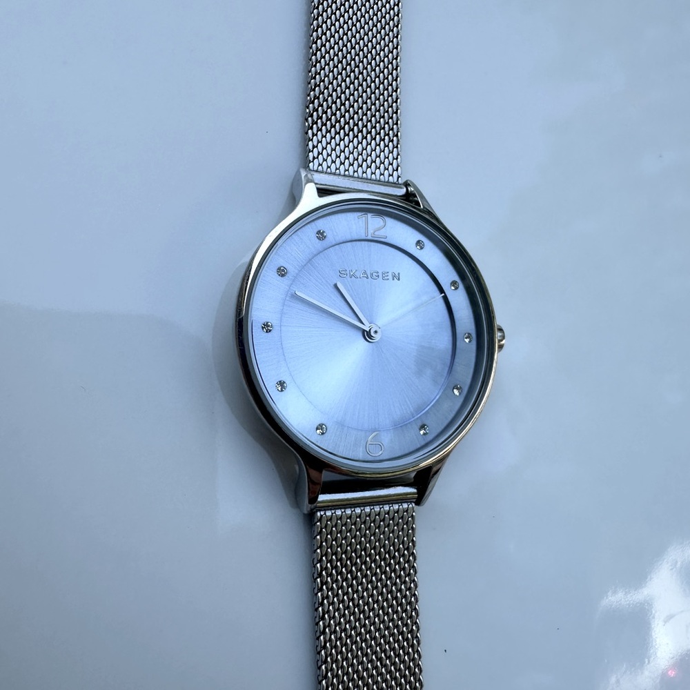 Skagen blue faced watch working battery